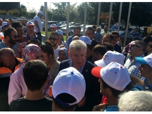 Ak Parti Grup Başkanvekili Akbaşoğlu, İbb Önündeki Eyleme Destek Verdi