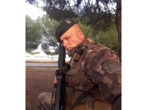 Denize Giren Özel Harekat Polisi Boğuldu