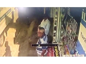 Kadıköy’de Minibüs Şoförünün Trafikte Terör Estirdiği Anlar Kamerada