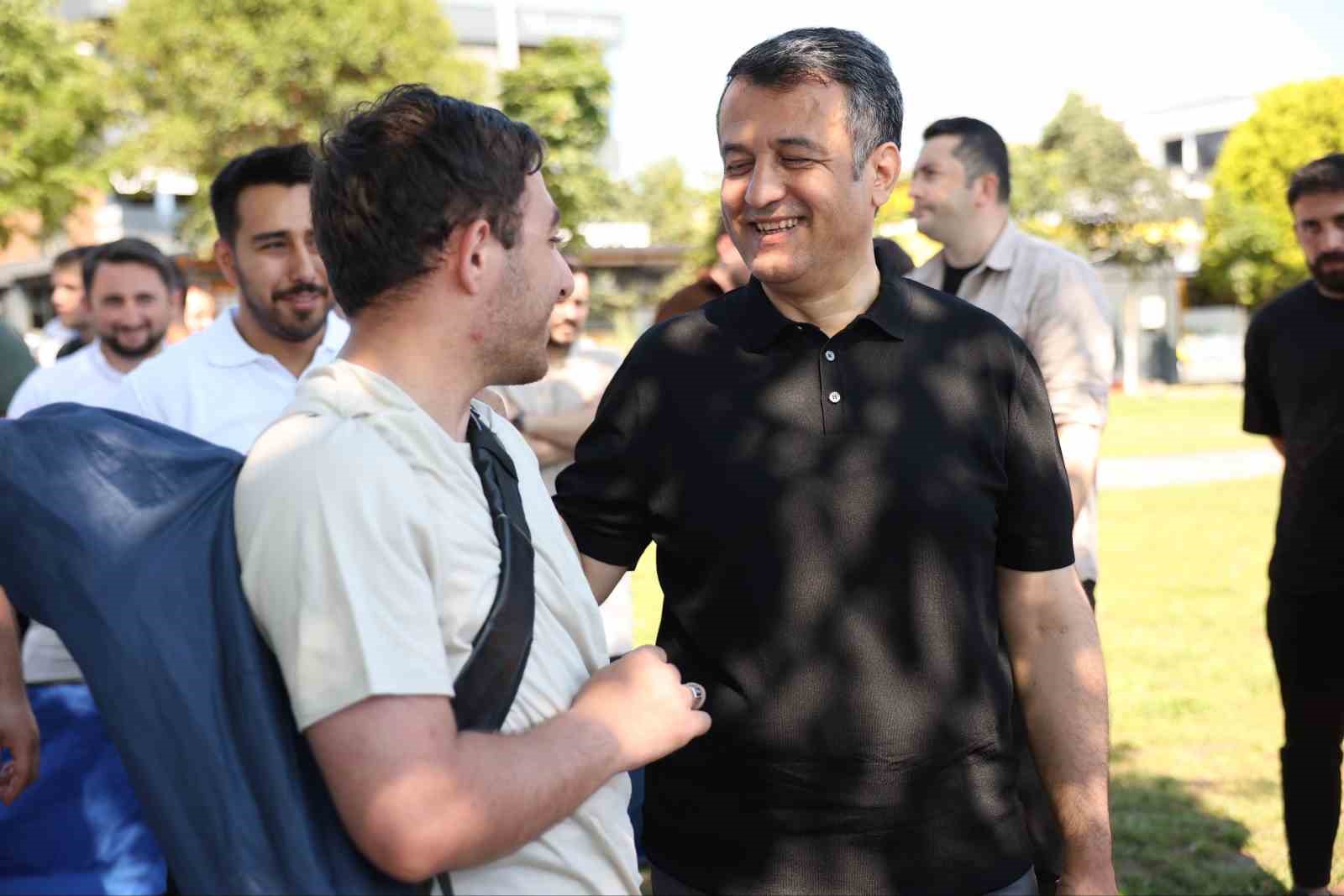 baskan-dogan-genclerle-bulustu-petek-genc-te-samimi-sohbet