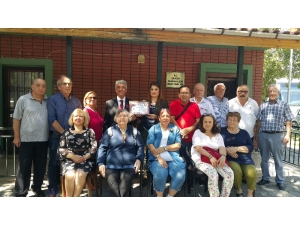 Esküder’den Şeker Mahallesi Muhtarı Canan Arı’ya Başarı Ödülü