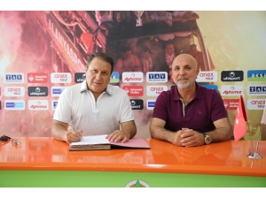 Alanyaspor Bahçeşehir Okulları İle Sözleşme Yeniledi