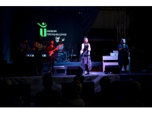 Sempozyumda Konserler Sürüyor