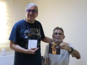 Ameliyatta Rock Müzik Keyfi