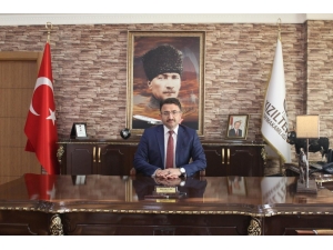 Kaymakam Çam, Çiçek Yerine Öğrencilere Burs İstedi