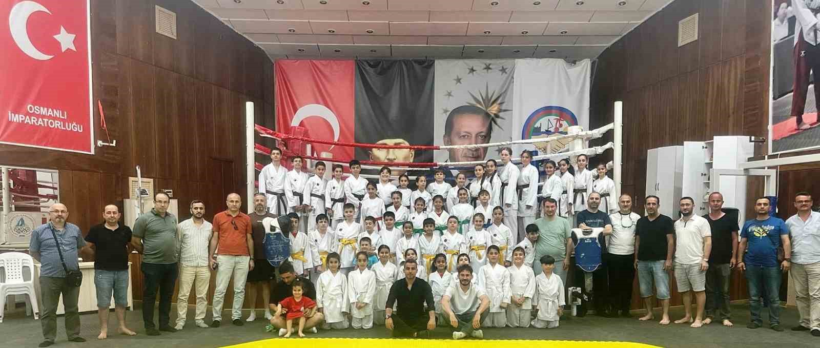korfez-de-45-karateci-bir-ust-kusaga-terfi-etti