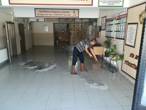 Belediye Ekipleri Yangın Sonrası Yara Sardı