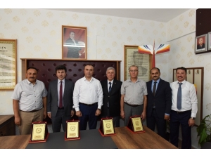 Thk’dan Müdürlerine Plaket