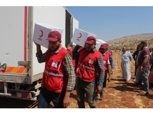 Çadırlarda Yaşayan İdliblilere Türk Kızılayından Yardım Eli