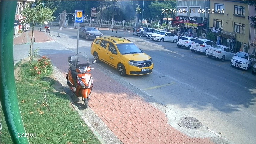 bursa-nin-turistik-bolgesinde-yangin-panigi