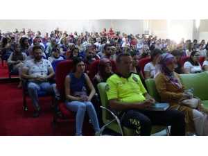 Gercüş’te Öğretmenlere Temel Trafik Eğitimi Semineri Verildi