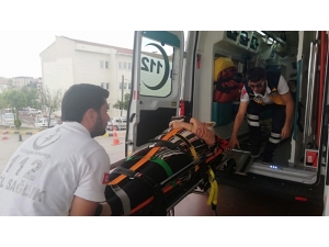 İki Otomobil Kavşakta Çarpıştı: 3 Yaralı