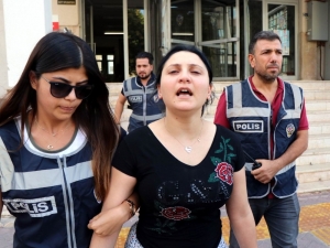 Suç Makinesi Kadın, Odasına Yaptığı Özel Bölmede Yakalandı