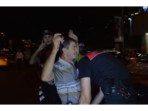 İstanbul’da Polislerin Değnekçi Operasyonu