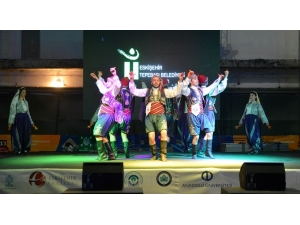 Toprak Sempozyumunda Halk Dansları Gecesi