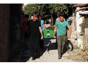 Evin Bahçesindeki Kanepede Ölü Bulundu