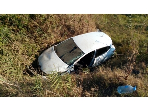 Otomobil Sazlığa Uçtu: 1 Yaralı