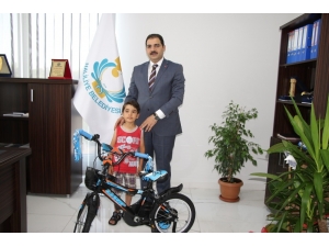 Koca Yürekli Minik Ömer’e Ödül