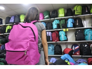 Okul Çantalarının Ağır Olması Kronikleşen Rahatsızlıklara Yol Açabiliyor