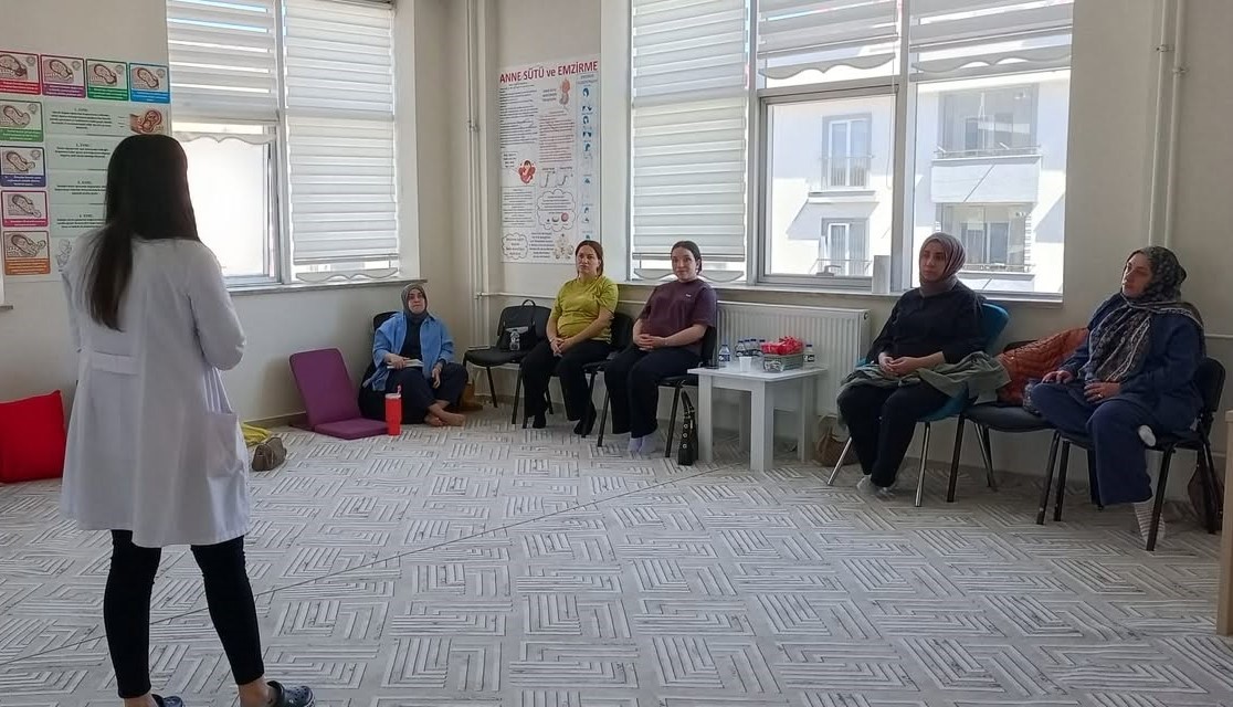 bayburt-ta-anne-adaylarina-gebe-okulu-egitimi-verildi