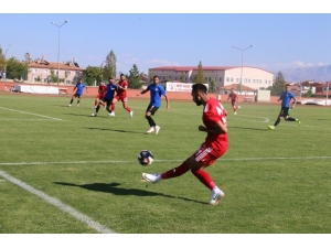 Erzincanspor Kendi Evinde Karbel Karaköprü Belediyespor İle Golsüz Berabere Kaldı