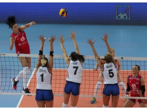 Kadınlar Voleybol Avrupa Şampiyonası’nın İlk Finalisti Sırbistan