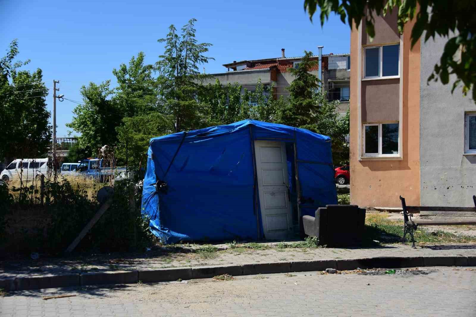 sehzadeler-belediyesi-nden-selimsahlar-da-kacak-yapilara-mudahale