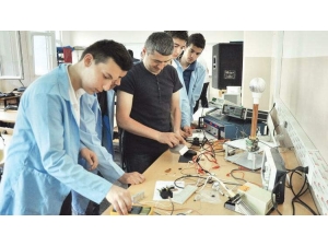 Özdemir, "Mesleki Okulları Küçümsemeyin"