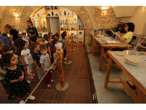 Minik Öğrenciler Cam Atölyesini Gezdi