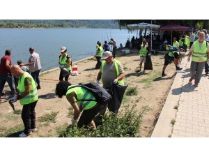 Gölcük Çevresinde Temizlik