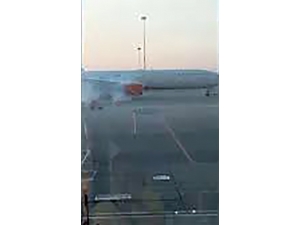 Rusya’da Kalkışa Hazırlanan Yolcu Uçağının Motoru Alev Aldı