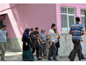 5 Yaşındaki Çocuk Okulun İçinde Kayboldu, Mahalle Ayağa Kalktı