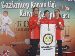 Bağlar Belediyespor Karate Takımı 3’te 3 Yaptı