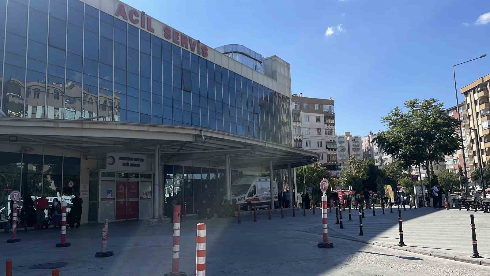tartistigi-kisiler-tarafindan-bicaklanan-18-yasindaki-genc-hayatini-kaybetti