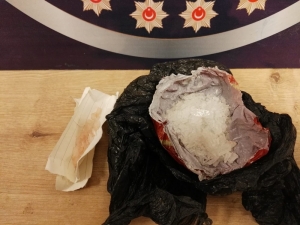 Polisi Görünce Uyuşturucuyu Tuvalete Döktüler...o Anlar Kameraya Böyle Yansıdı