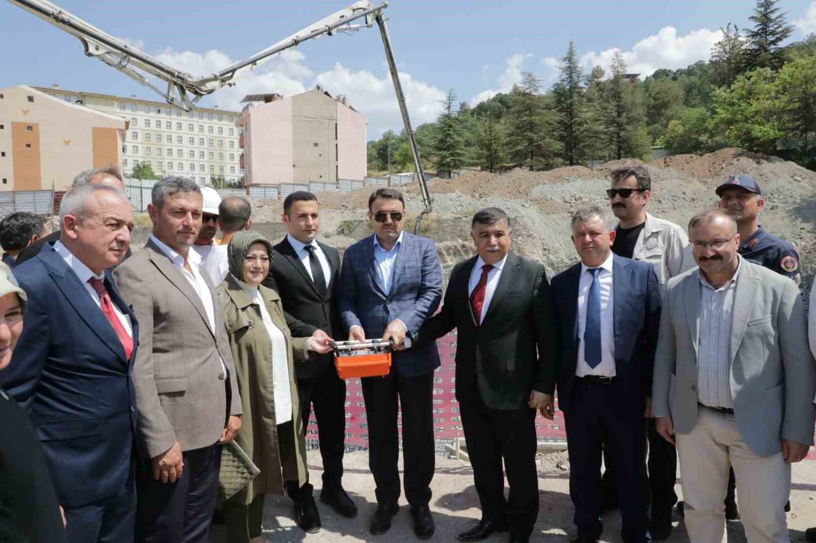 emet-yeni-hukumet-konagi-nin-temeli-atildi