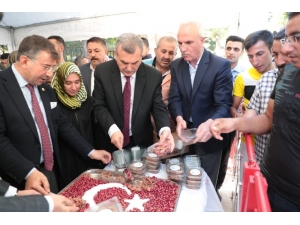 Şanlıurfa’da Vatandaşlara Aşure İkramı