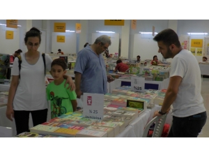 Maltepe Belediyesi Kitap Fuarı ‘Edebiyatın Eylül Durağı’ Adıyla Kapılarını Açtı