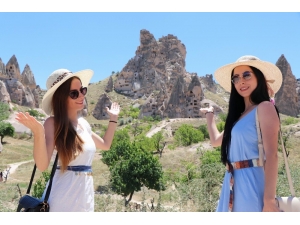 Kapadokya Bölgesinde 8 Ayda 2 Milyon 223 Bin 89 Turist Ziyaret Etti