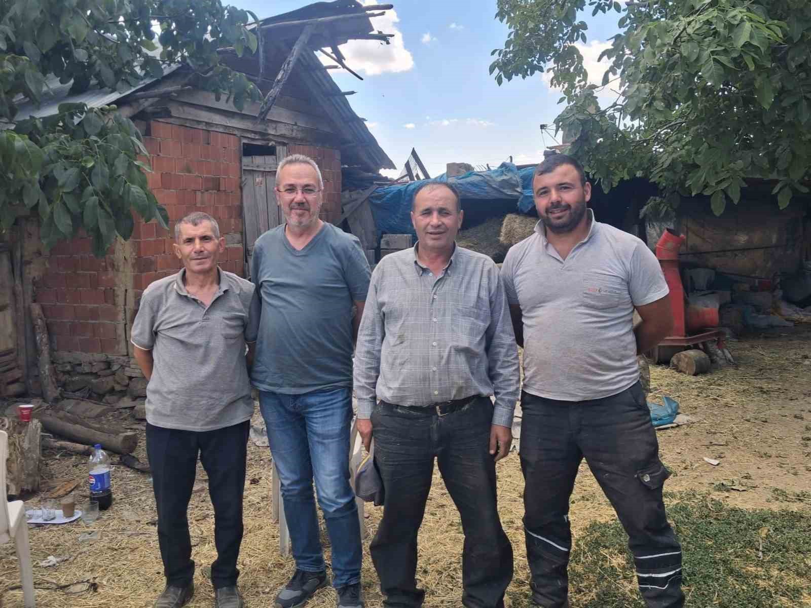 usak-il-tarim-ve-orman-mudurlugu-ekiplerince-ureticilere-saha-ziyareti-gerceklestirildi