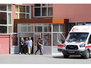 Kız Lisesinde ‘İntihar’ Paniği