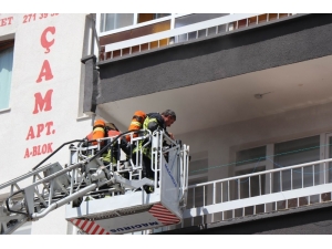 Evde Çıkan Çıkan Yangın Korkuttu