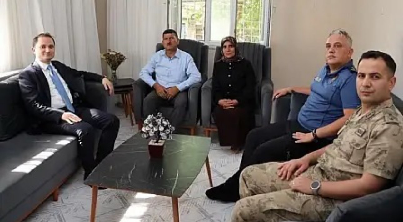 kurtalan-kaymakami-basara-sehit-aileleriyle-gorustu