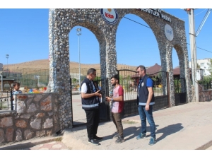 Kozluk’ta Okul Önlerinde Sıkı Denetim