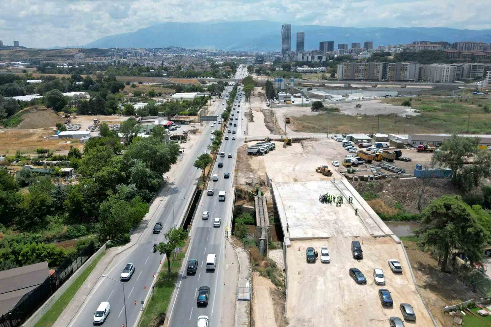 mudanya-bulvari-nda-istinat-duvari-calismasi-basliyor-trafikte-gecici-serit-daraltmasi-uygulanacak