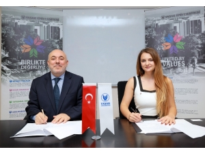 İzmirli İç Mimarlara Mesleki Gelişim Katkısı