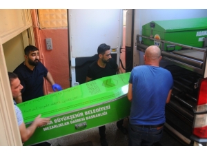 Eşi Tarafından Öldürülen Kadının Cenazesi Alındı