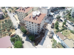 İstinat Duvarı Çöktü, 28 Aile Evinden Oldu