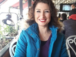 İşe Gitmeyen Kadın Evinde 50 Yerinden Bıçaklanmış Vaziyette Bulundu