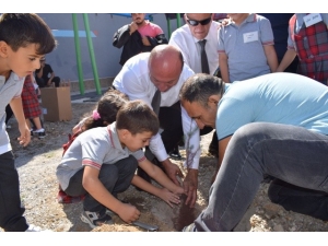 Güner Bahadır’dan İlk Ders; Fidan Dikimi